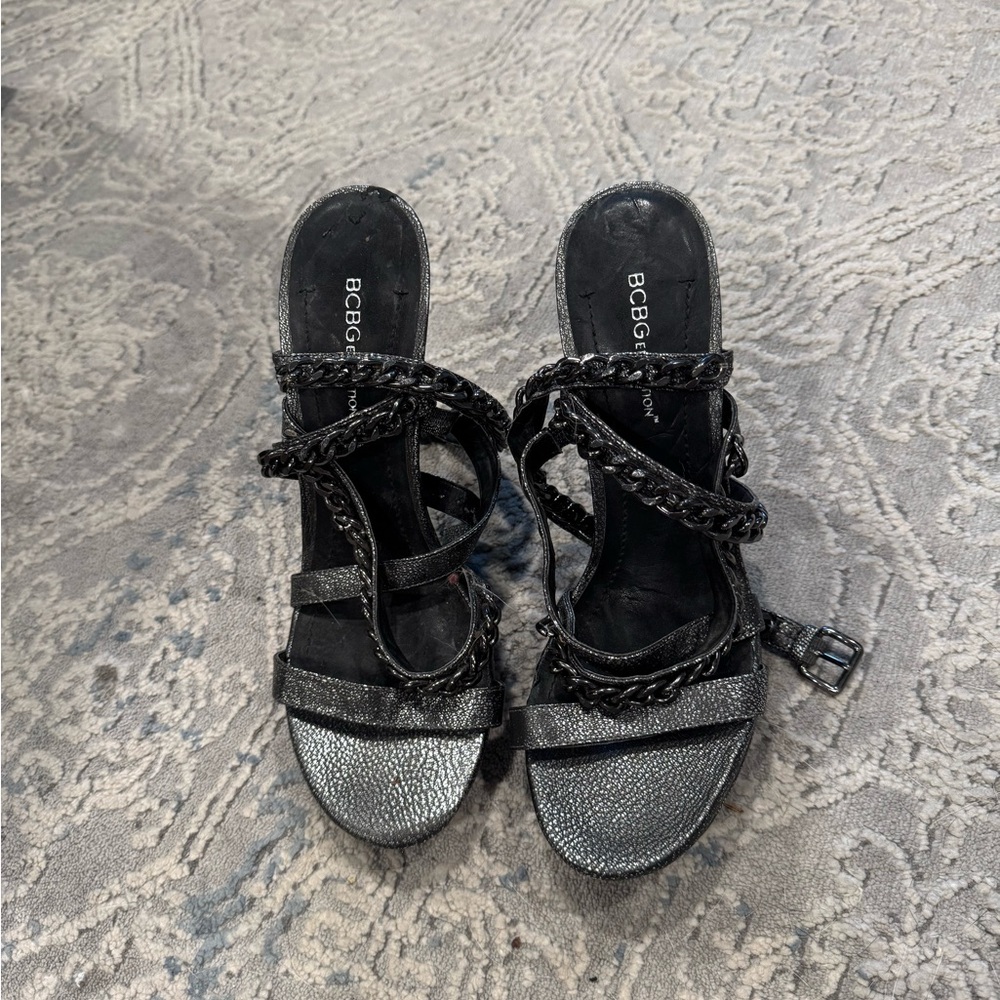 BCBG vintage strappy heel